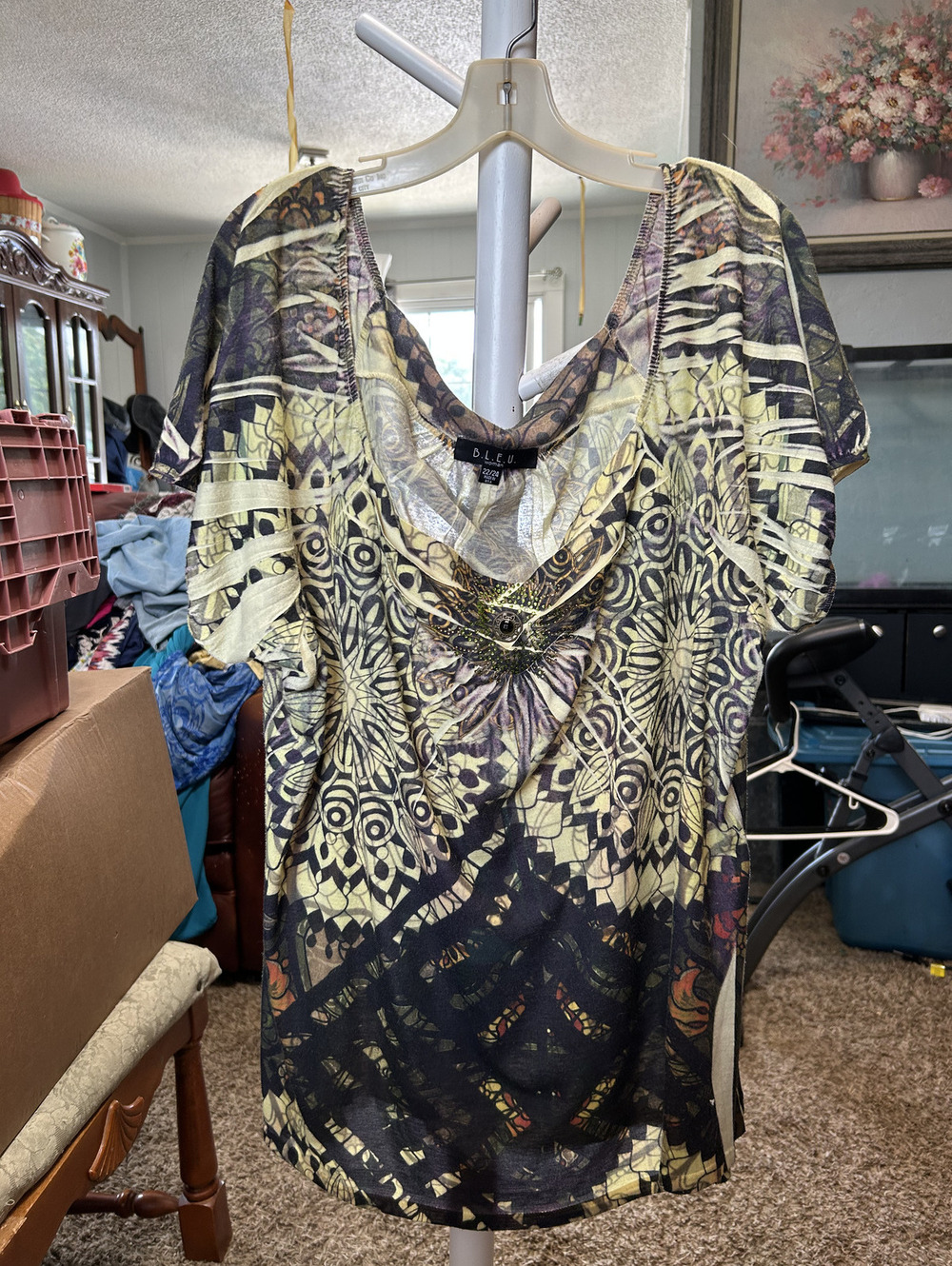 B.L.E.U. Woman Patterned Short Sleeve Top Size 22/24